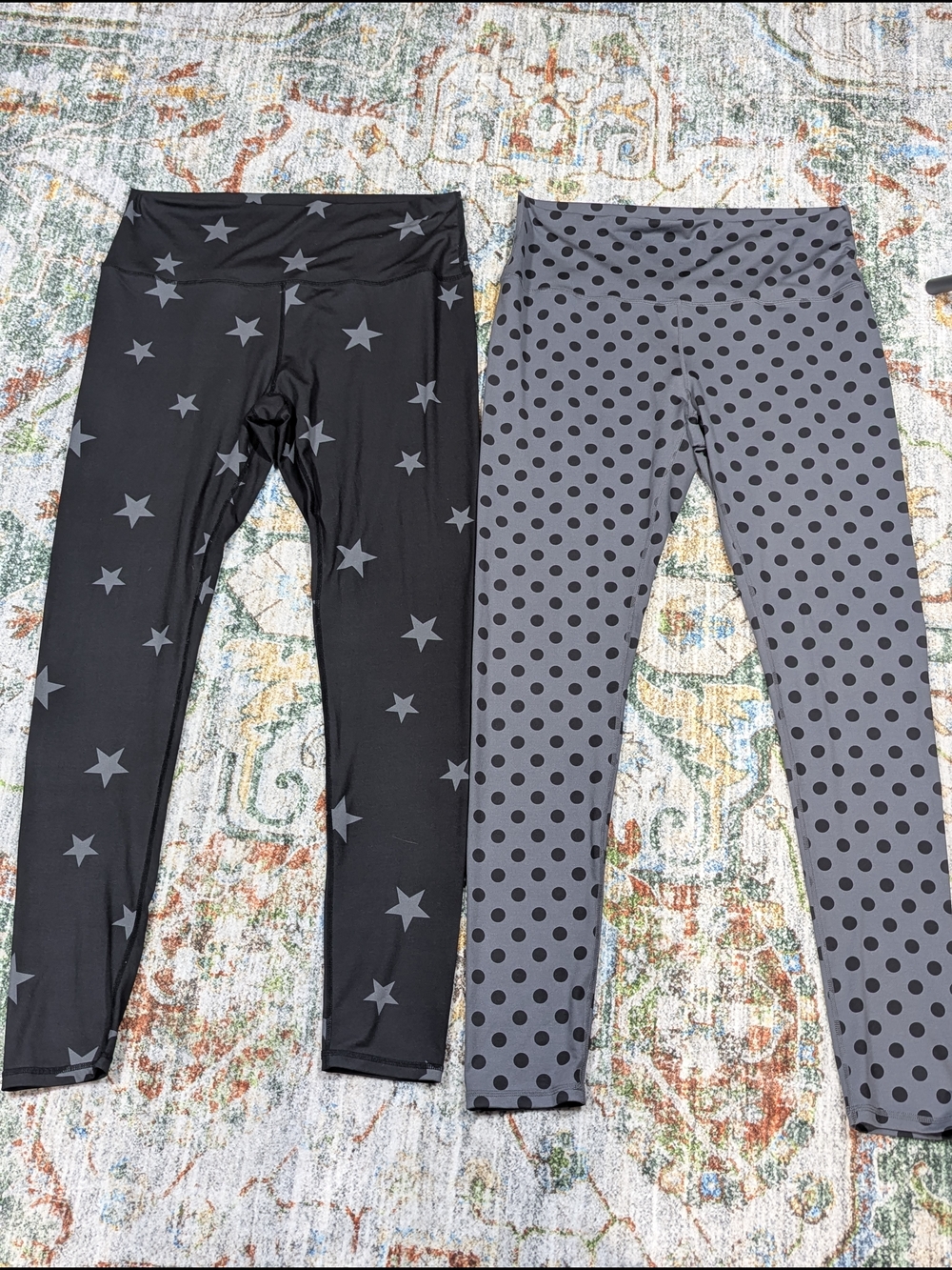 T2 Love Black & Gray Star and Polka Dot Leggings